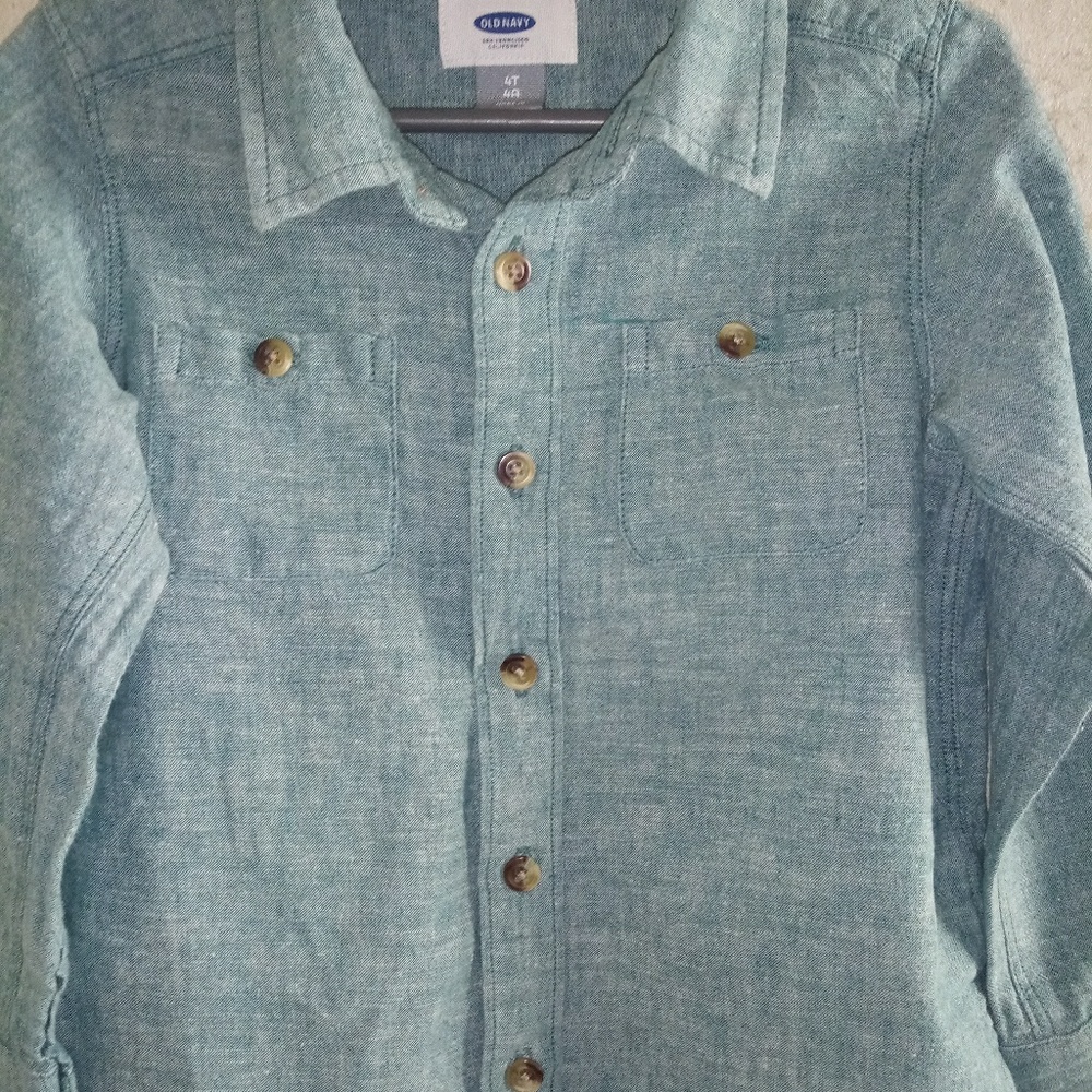 OLD NAVY BUTTON SHIRT